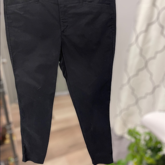 Old Navy Pixie Pant Size 4 - Picture 1 of 3
